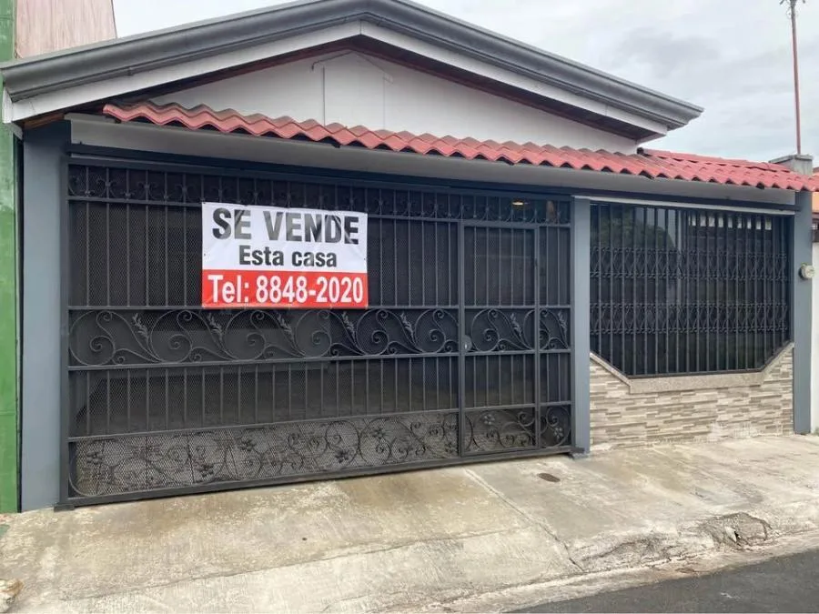¡ REBAJADA, OPORTUNIDAD, REBAJADA! Casa de 3 Habitaciones en Residencial Lisboa, Alajuela - Venta en Alajuela
