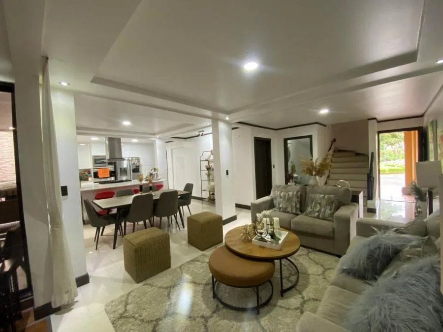 Venta de Casa con 4 habitaciones en Freses de Curridabat en Condominio - Venta en Curridabat