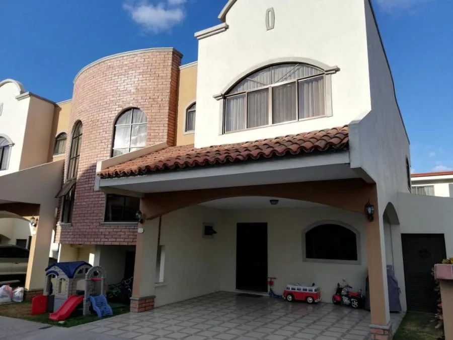 Casa en venta en Escazú, San José. RAH 23-2112 - Venta en Escazú