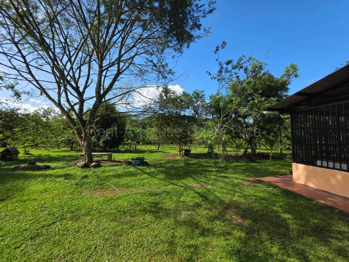 Venta de Casa+2 Apartamentos en Sarapiquí-La Virgen, Heredia. - Venta en Sarapiquí