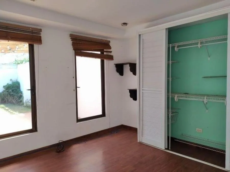 Casa en alquiler en condominio La Guaria con excelente ubicación en Moravia RAH 232023 - Alquiler / Renta en Moravia — photo 5