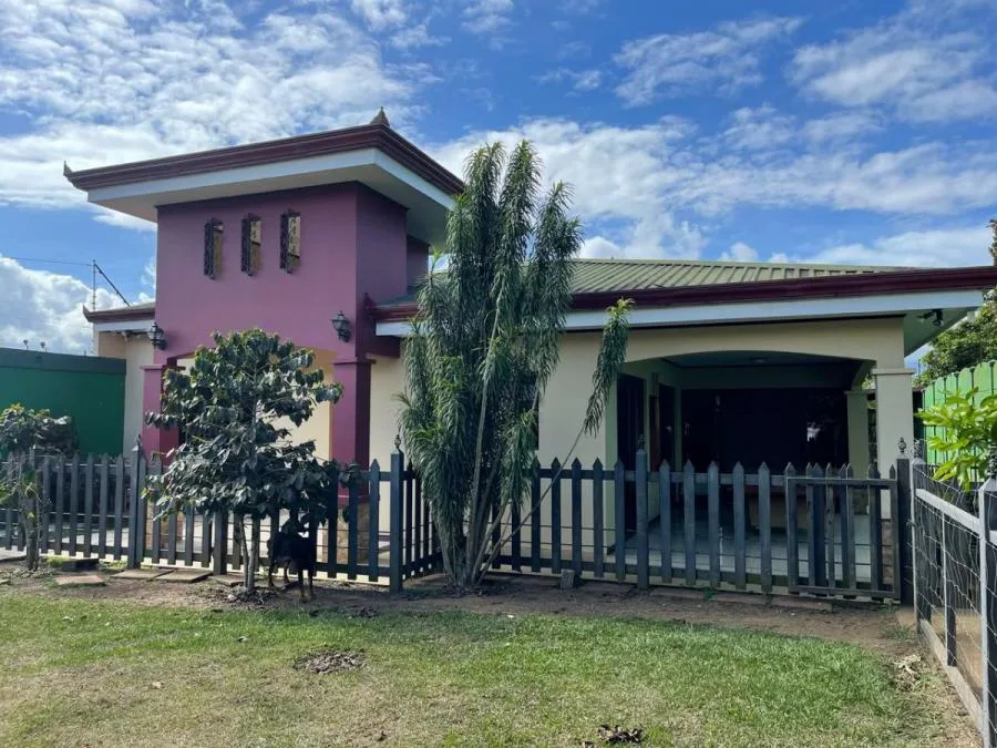 Herrmosa casa con departamentos - Venta en Paraíso