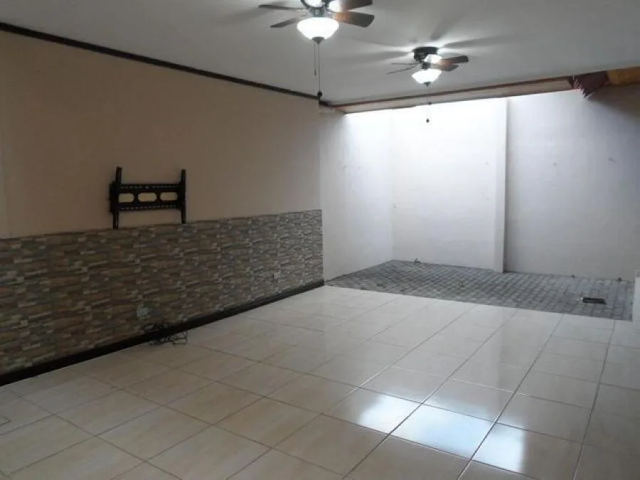 Venta de Casa en Sabanilla, Montes de Oca. - Venta en Montes de Oca — photo 2