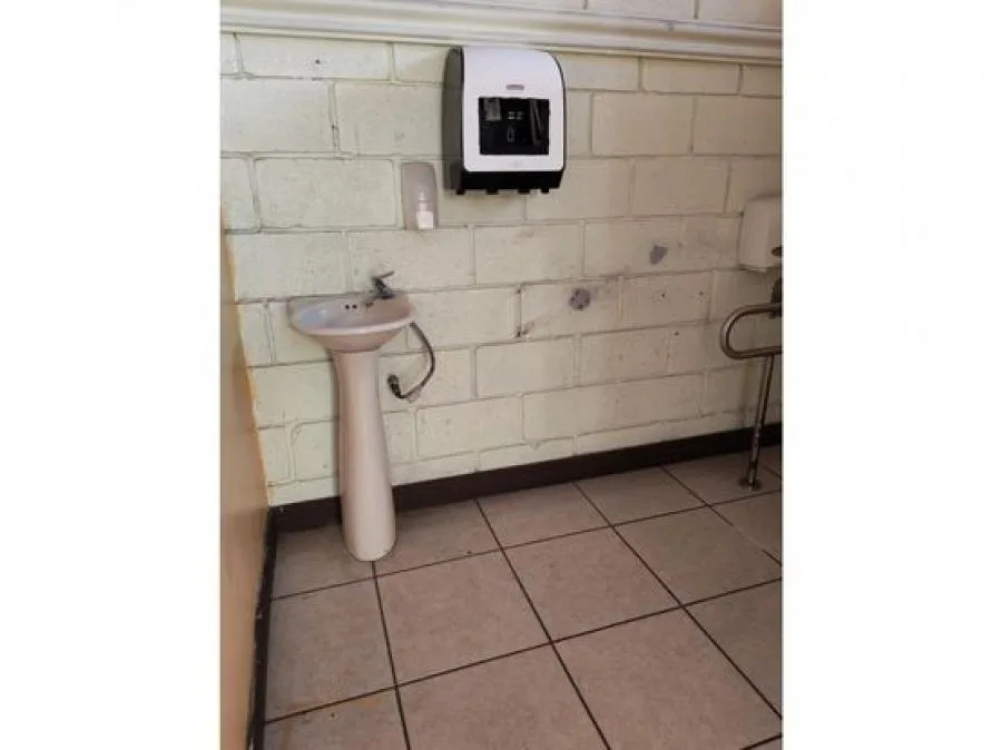 Bodega en Alquiler en Guadalupe,Goicoechea, Uso Comercial,PJG9772813 - Alquiler / Renta en Goicoechea — photo 4