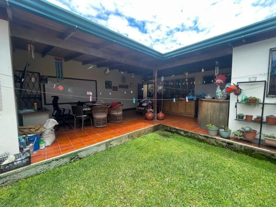 Venta de casa de un nivel con 4 habitaciones en Tibas San Juan MGA - Venta en Tibás