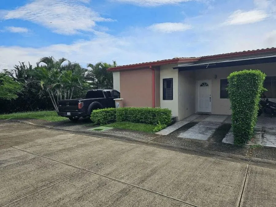 Venta apartamento en planta baja ideal inversión con 2 parqueos #26-1511 GS - Venta en Alajuela