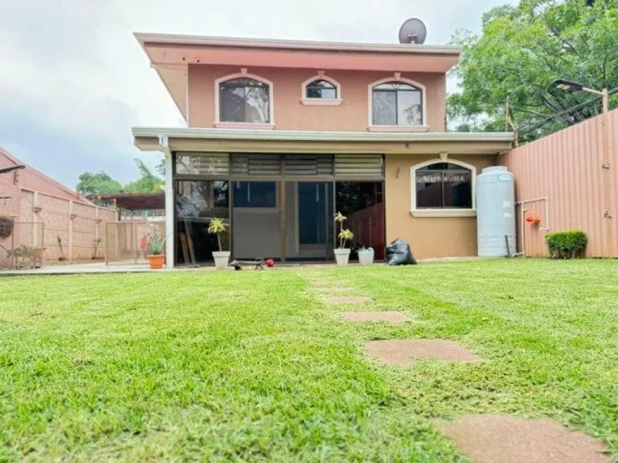 Venta de Casa en Escazú, San José. RAH 25-81 - Venta en Escazú