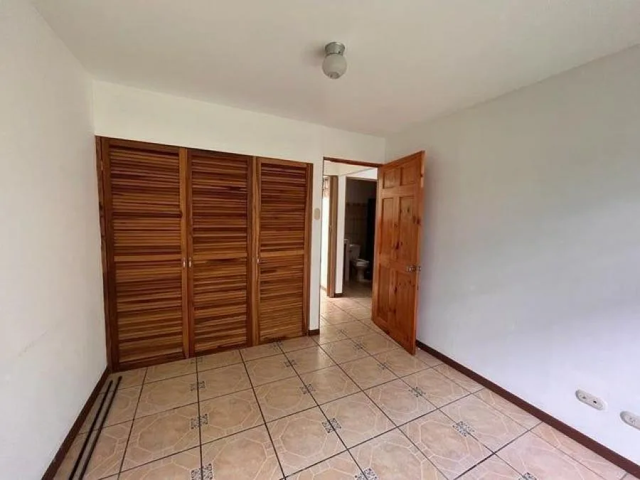 Venta de Casa + Apartamento en Goicoechea, San José. RAH 24-1516 PRECIO REBAJADO - Venta en Goicoechea — photo 5