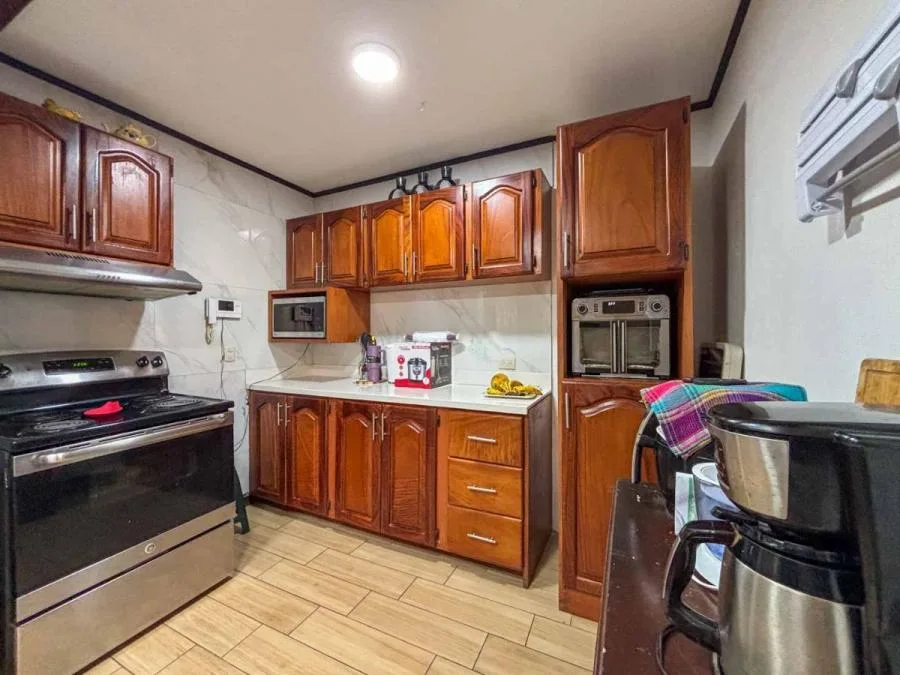 Venta de casa en calle cerrada en Sabanilla, Montes de Oca #FE002 - Venta en San José — photo 3