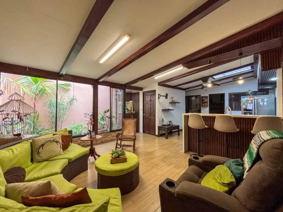 Venta de casa en calle cerrada en Sabanilla, Montes de Oca #FE002 - Venta en San José — photo 5