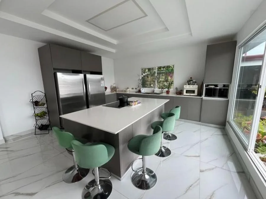 Venta de Casa en Escazú, San José. RAH 26-1054 - Venta en Escazú