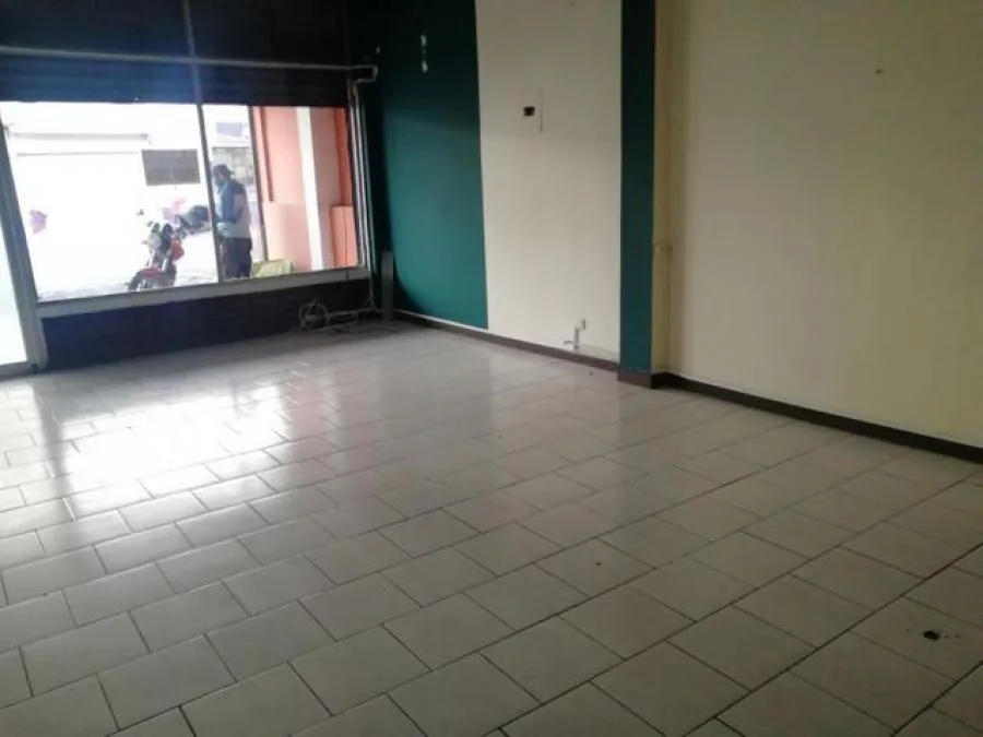 Alquiler de Local Comercial en Tibás, San José. - Alquiler / Renta en Tibás — photo 2