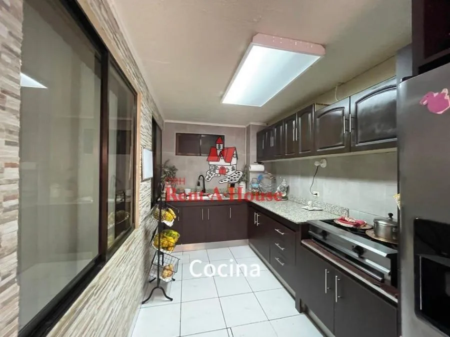 VENTA DE CASA EN DESAMPARADOS PBR - Venta en Desamparados