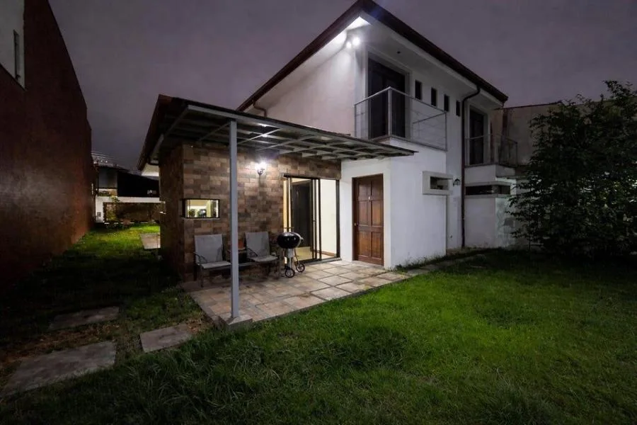 Se Vende hermosa casa ubicada en San Rafael de Escazu 26-1355 - Venta en Escazú