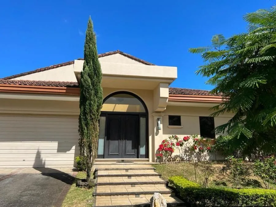 Casa en venta en Santa Ana, San José. RAH 22-1260 - Venta en Santa Ana