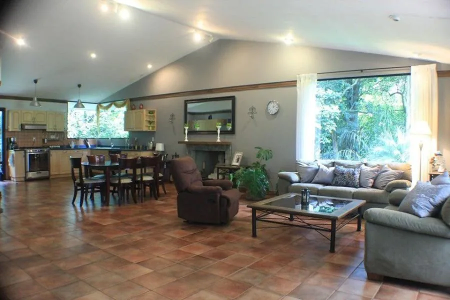 Disfrute de la Naturaleza y clima fresco en esta Preciosa Quinta RAH 23-1241 - Venta en Montes de Oca — photo 2