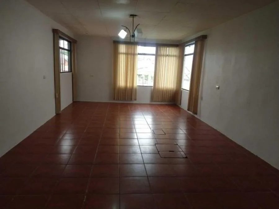 Alquiler de Casa en Moravia, San José.  - Alquiler / Renta en Tibás — photo 3