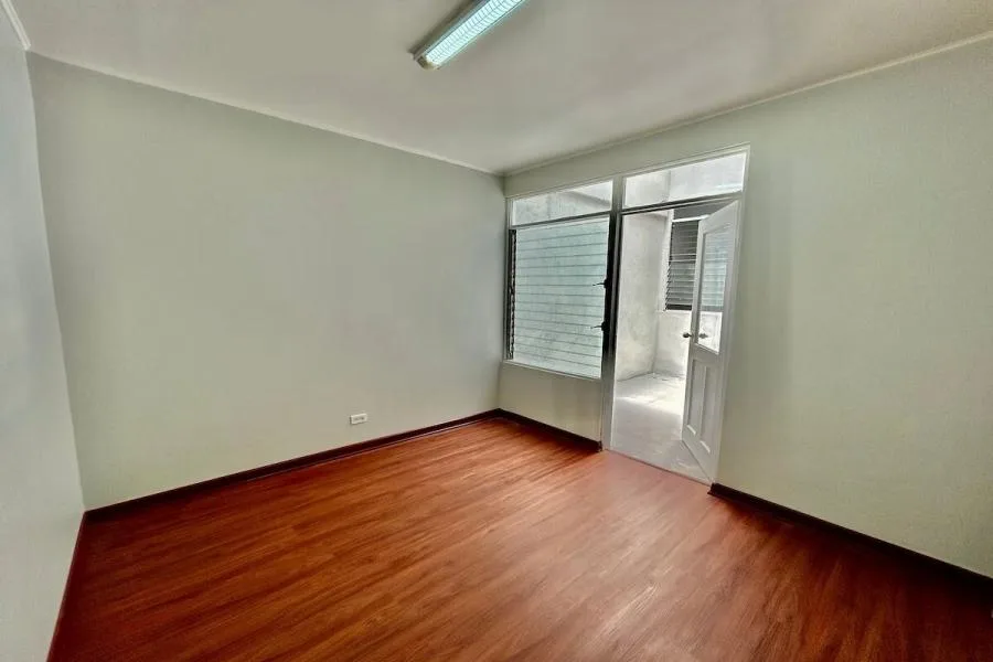 Alquiler de casa de una planta en Barrio Escalante, San José $3.500 #LL167 - Alquiler / Renta en San Pedro — photo 5