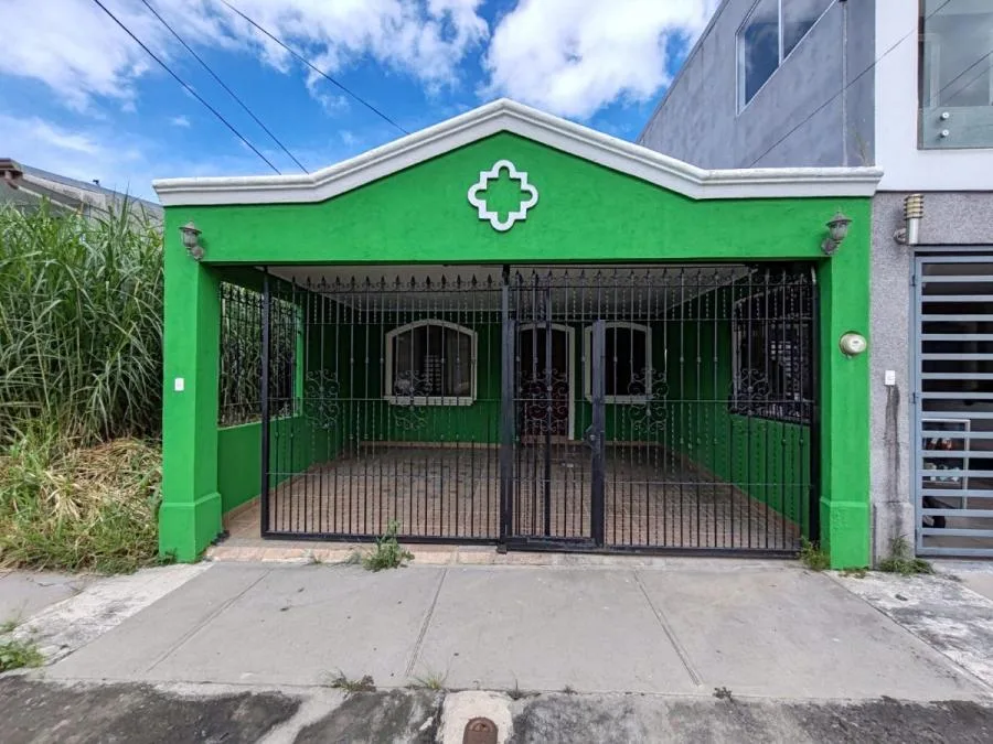 Venta de casa de una planta en Residencial Privado en Santa Rosa, Santo Domingo #MR002 - Venta en Santo Domingo