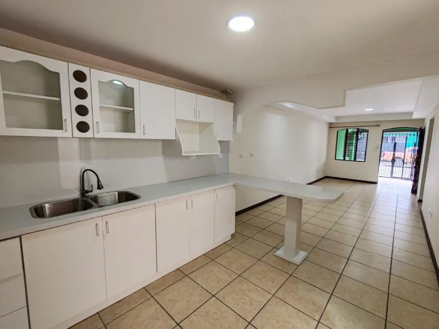 Venta de casa de una planta en Residencial Privado en Santa Rosa, Santo Domingo #MR002 - Venta en Santo Domingo — photo 4