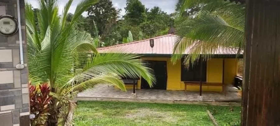 VIVE EL PURA VIDA! ? VENTA DE CASA TIPO CABAÑA ENCANTADORA EN VENTA CERCA DE CAHUITA, LIMÓN - Venta en Valle La Estrella