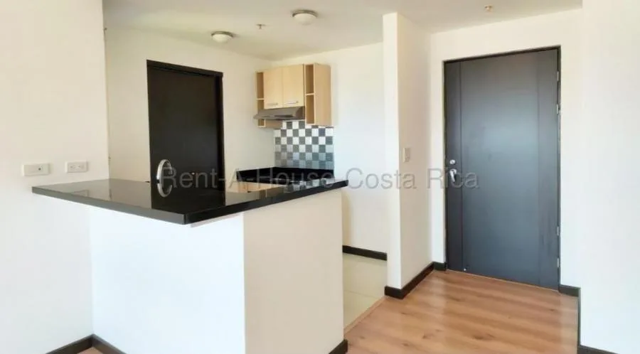 Moderno apartamento con balcón, 2 parqueos, bodega y amenidades tipo resort #26-1685 GS - Venta en San José — photo 4