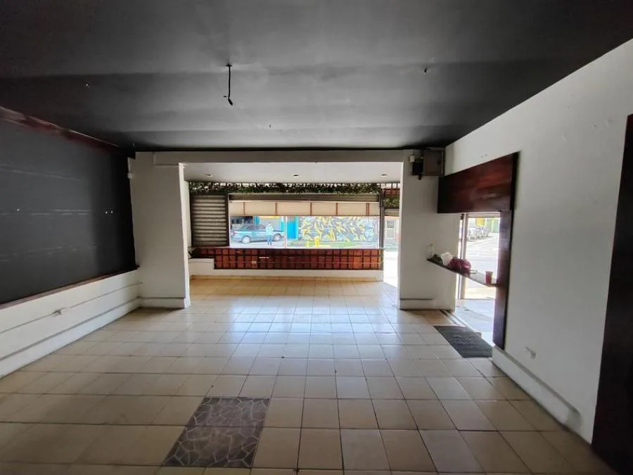 Alquiler de Local Comercial en Montes de Oca-San Pedro. - Alquiler / Renta en Montes de Oca — photo 2