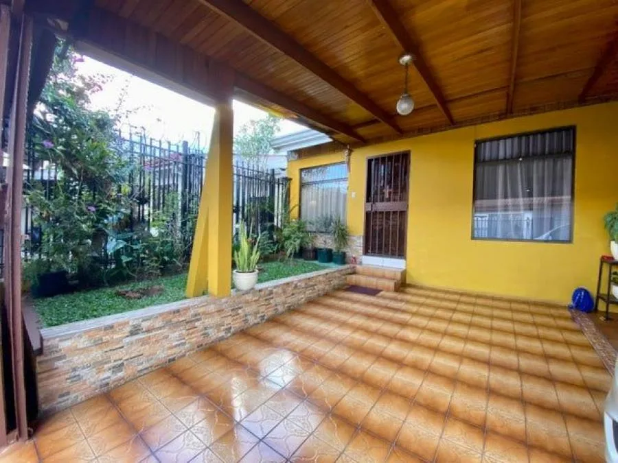 Casa de una sola planta en Urb El Faro en San Francisco de Dos Rios RAH 231831 - Venta en San Francisco de Dos Ríos