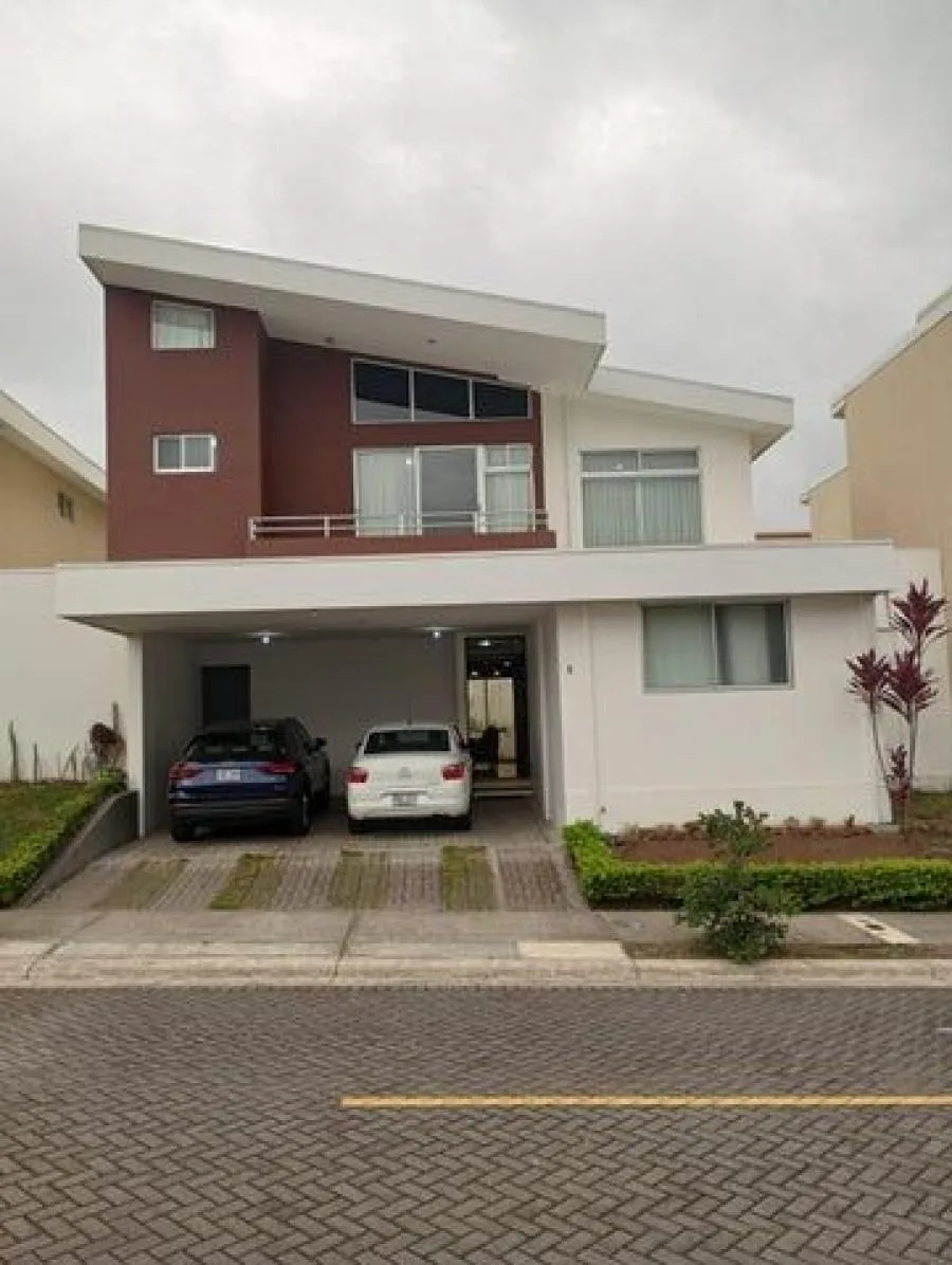 Venta de propiedad esquinera uso mixto e inversión #26-1876 GS - Venta en Montes de Oca