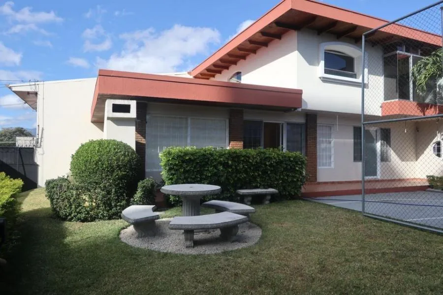 Casa en alquiler en Curridabat, San José. RAH 22-1916 - Alquiler / Renta en Curridabat