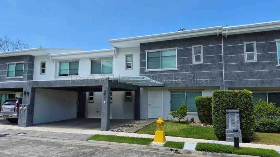 Venta de Casa en Piedades de Santa Ana. RAH 26-1706 - Venta en Santa Ana
