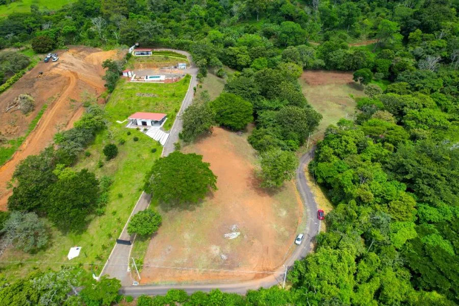 Lote Exclusivo en las Montañas de Atenas – 7.847 m² con Vista al Valle y Clima Ideal - Venta en Atenas