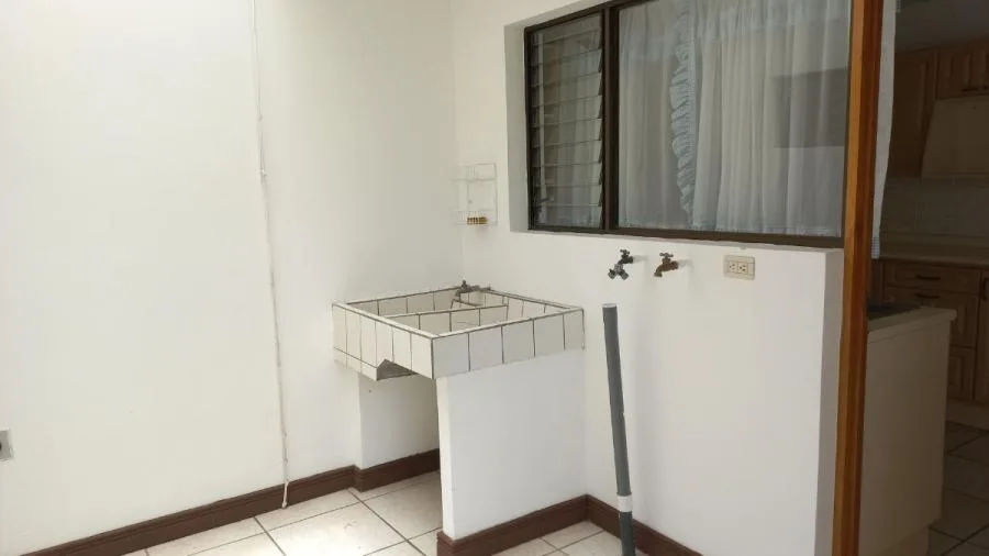 Casa en venta en Montes de Oca, San José. RAH 22-2591 - Venta en Montes de Oca — photo 2