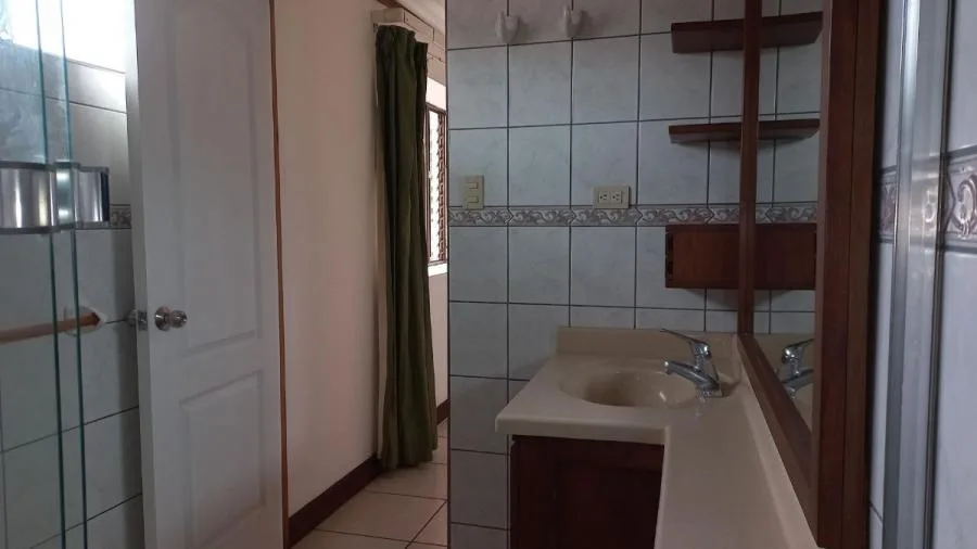Casa en venta en Montes de Oca, San José. RAH 22-2591 - Venta en Montes de Oca — photo 4