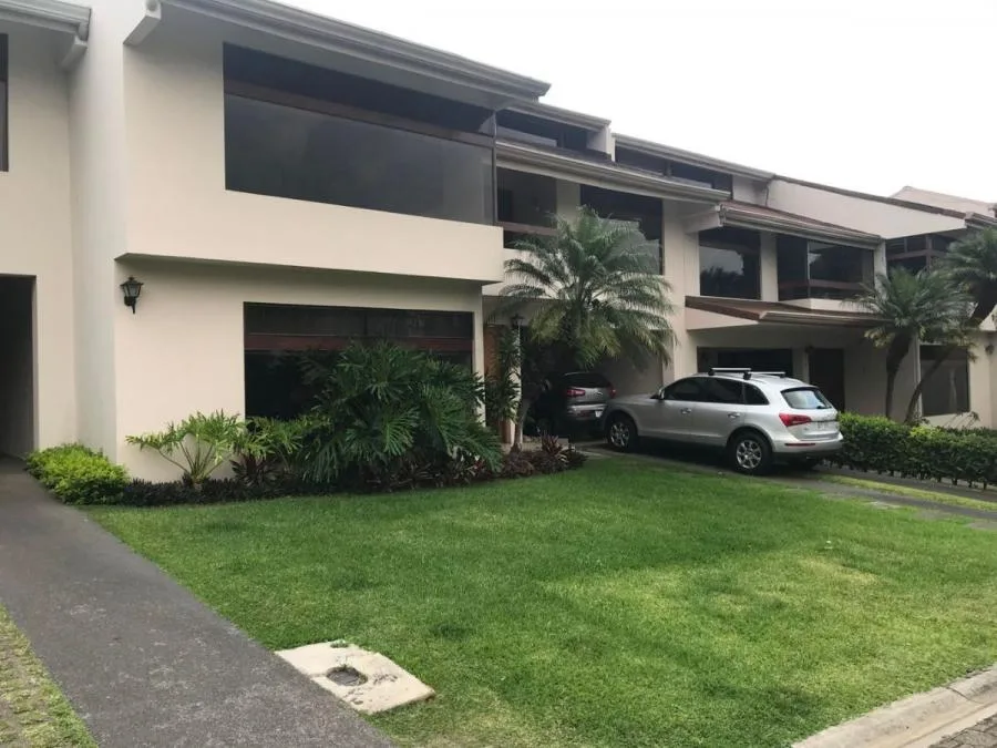 Casa en venta en Escazú, San José. RAH 22-2299 - Venta en Escazú