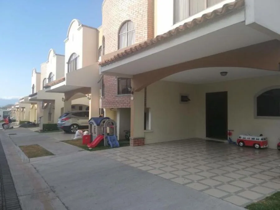 Venta de Casa en Escazú, San José. - Venta en Escazú