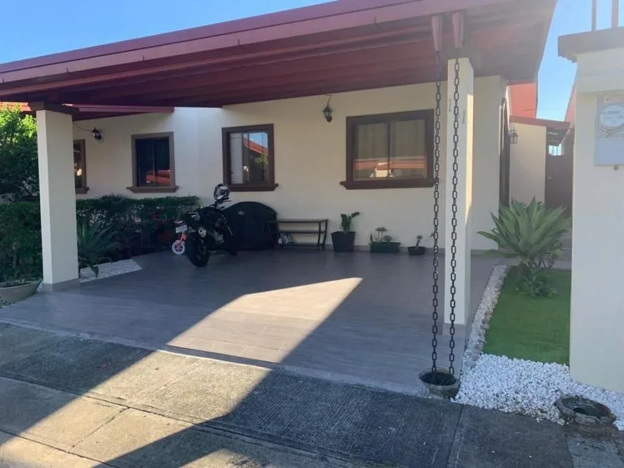 CASA EN VENTA EN SAN RAFAEL DE HEREDIA RAH 24425  - Venta en San Rafael