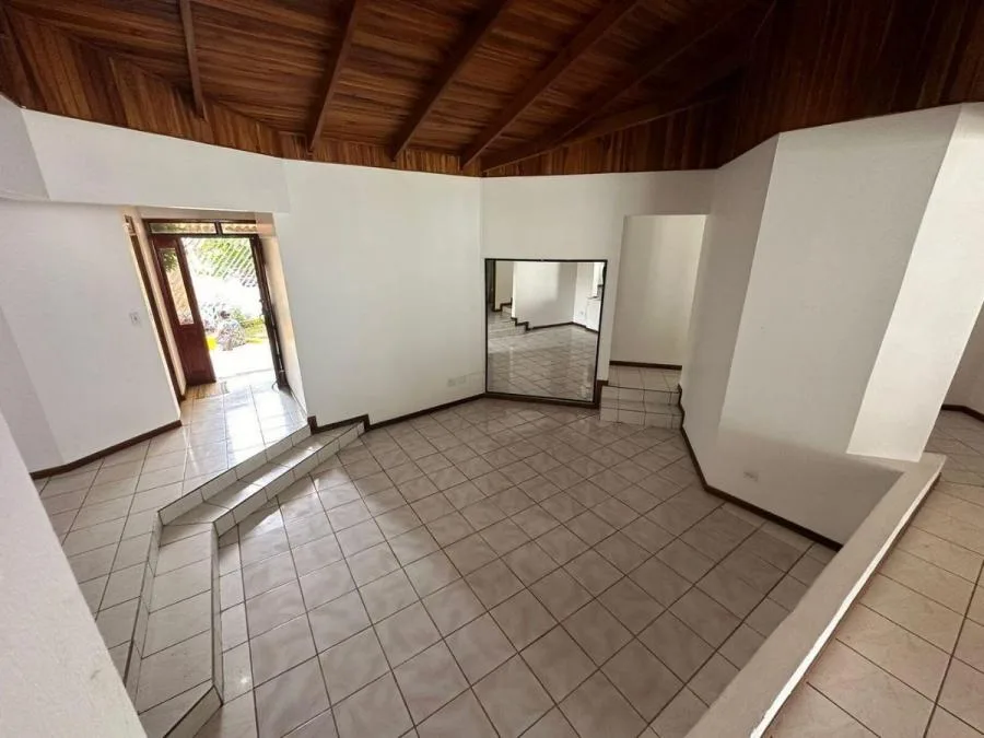 Se vende linda casa en Bosques de doña Rosa - Venta en Belén