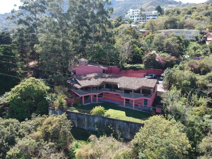 CASA EN VENTA EN ESCAZU, MLS #22-1461 - Venta en Escazú
