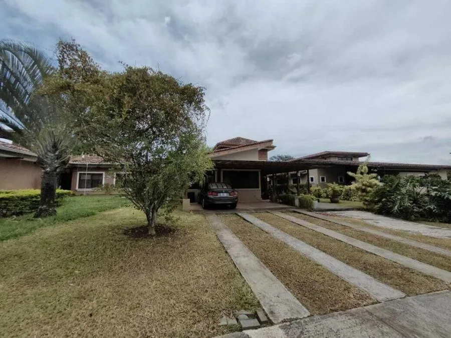 Casa en Venta en La Guácima, Alajuela MLS #23-277 CL - Venta en Guácima