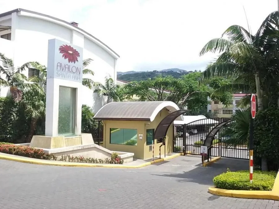 Apartamento con terraza privada y rodeado de naturaleza #26-2057 GS - Venta en Santa Ana
