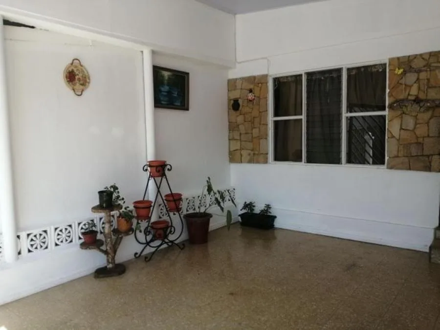 Casa de 4 habitaciones en residencial seguro cerca de Guadalupe Centro #26-1417 GS - Venta en Goicoechea