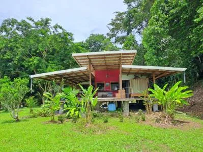 Casa con Vista al Mar a Pasos de Cahuita