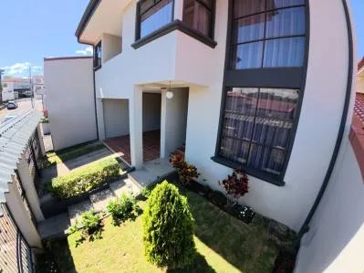 Se vende hermosa casa en San Vicente de Moravia