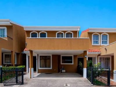 Alquiler de Casa en Condominio en Moravia