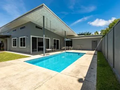 Modern Luxury Home for Sale in Uvita | Walking Distance to Amenities & Minutes from the Beach