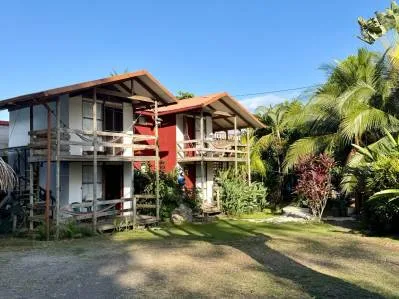 Inmueble de alquiler con 7 cabañas – «El Barco» – Esterillos Oeste