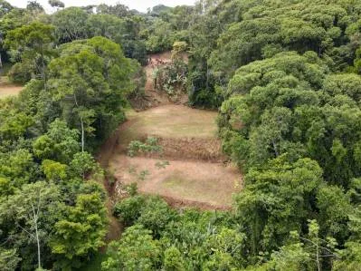 Terreno panorámico en Fila Cacao Ridge: ¡Lote  con acceso legal a agua en Platanillo!