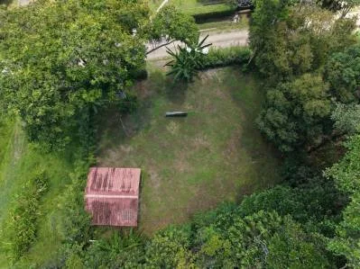 Terreno plano y utilizable de 1/3 de acre - tracción a dos ruedas - uso múltiple