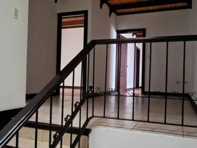 Propiedad con Dos Apartamentos a Precio Inigualable, Genera Ingresos en Escazú Trejos Montealegre — photo 4